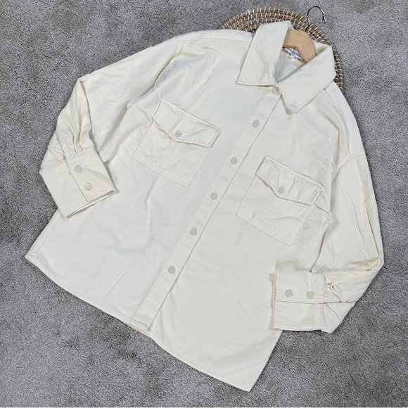 WeWoreWhat Corduroy Snap Button Down Shirt Shacket Oversized in Ivory M/L - Picture 3 of 16